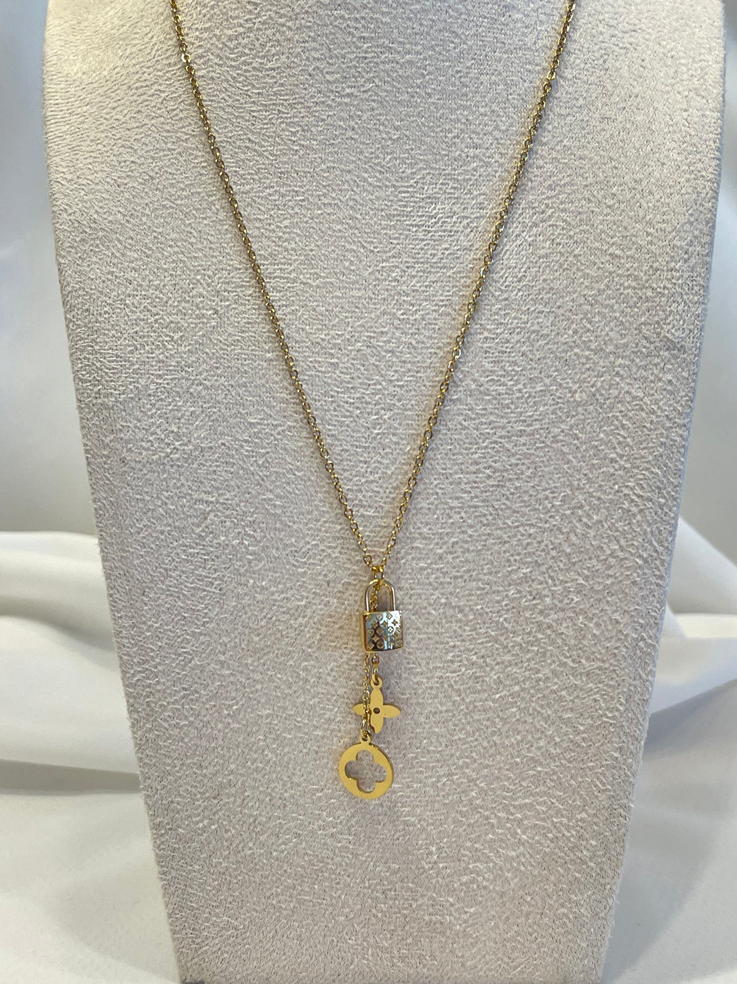 ~~ THE MARIGOLD~ NECKLACE ~~