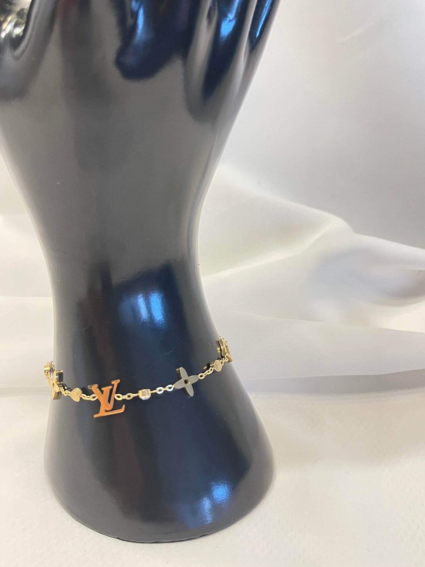 **ZAINA~BRACELET**