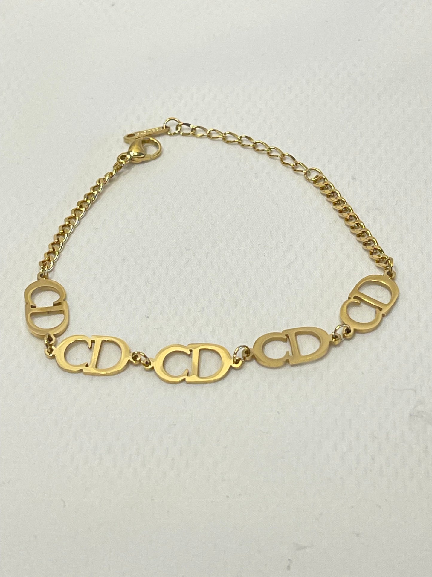 **ZAINA~BRACELET**