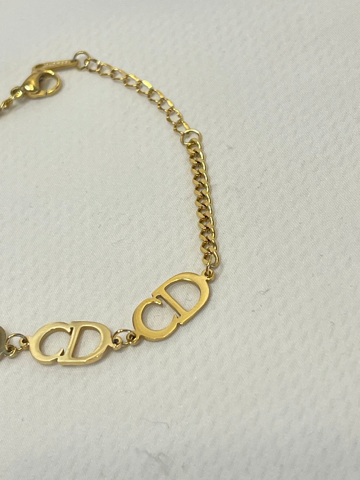 **ZAINA~BRACELET**