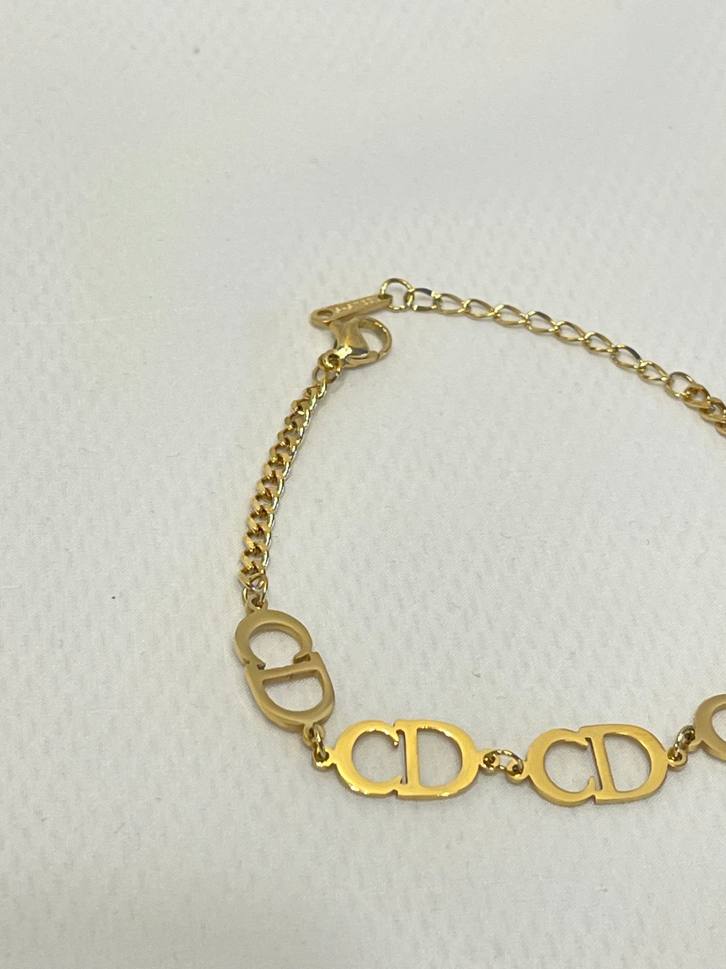 **ZAINA~BRACELET**