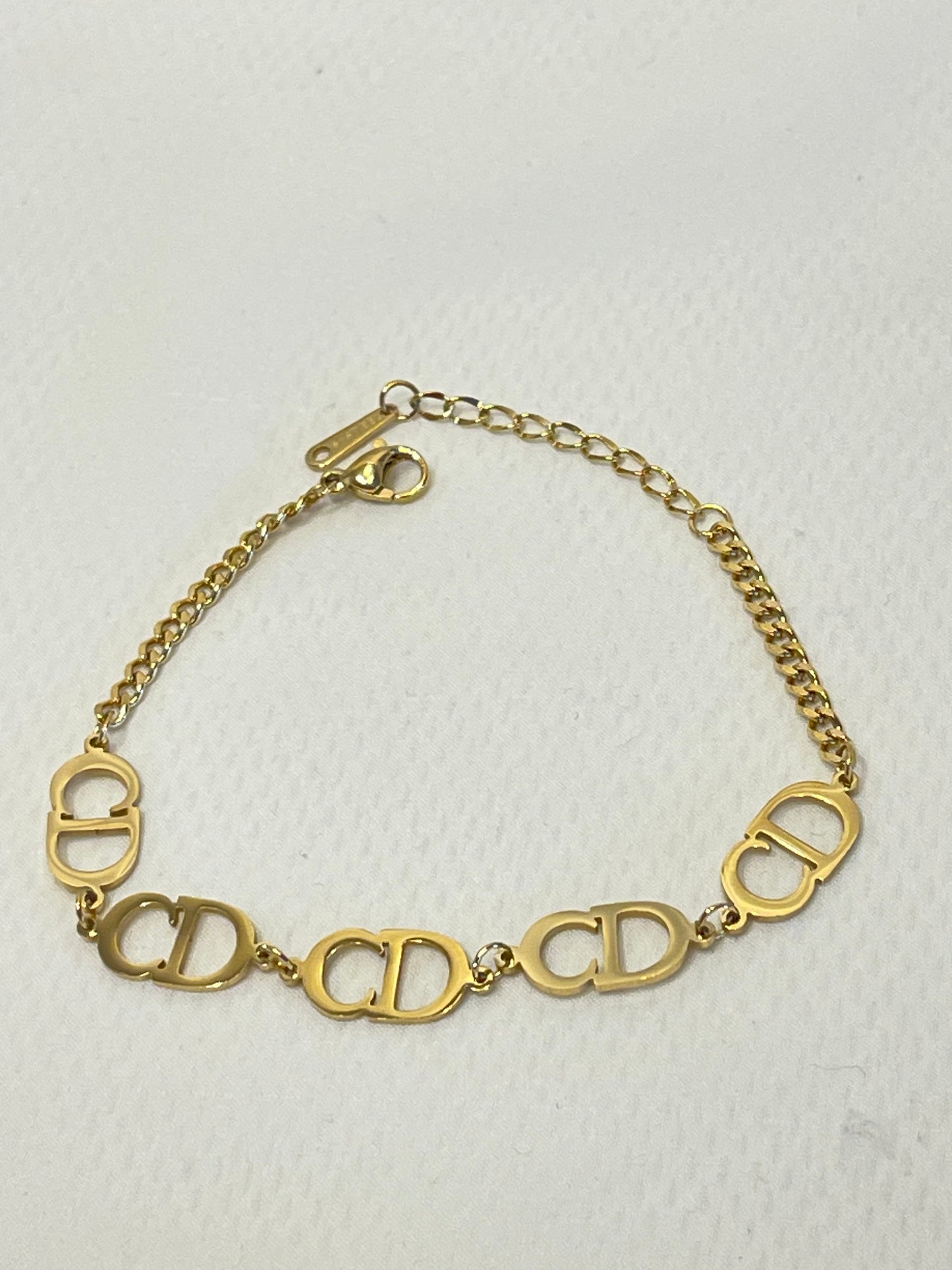 **ZAINA~BRACELET**
