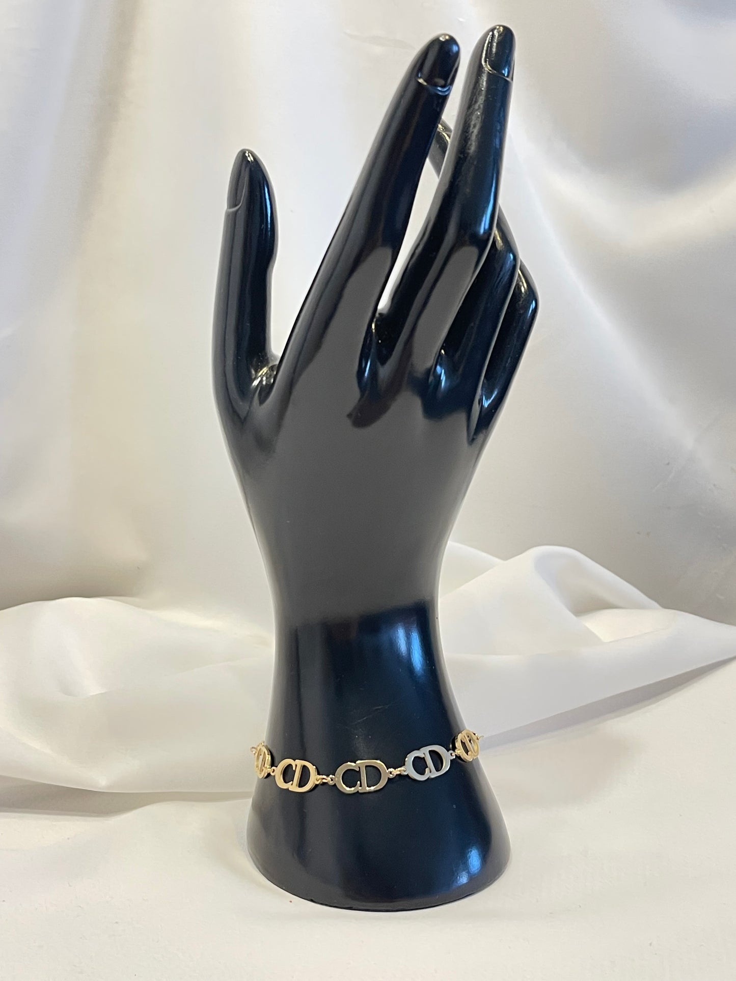 **ZAINA~BRACELET**