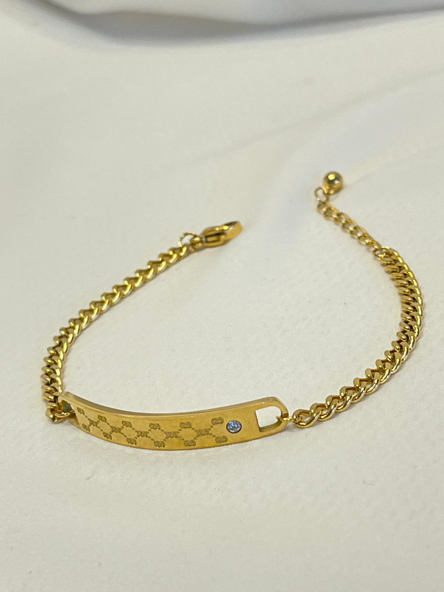 **ZAINA~BRACELET**